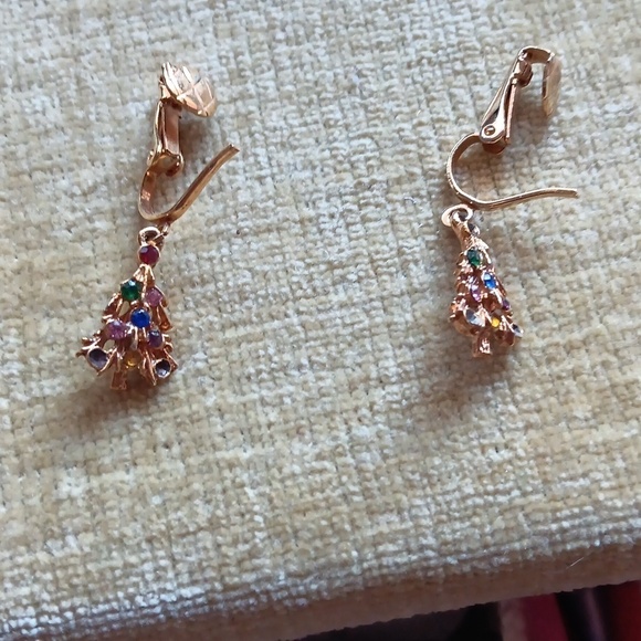 Gold Tone Clip On Christmas Tree Earrings - Picture 9 of 9